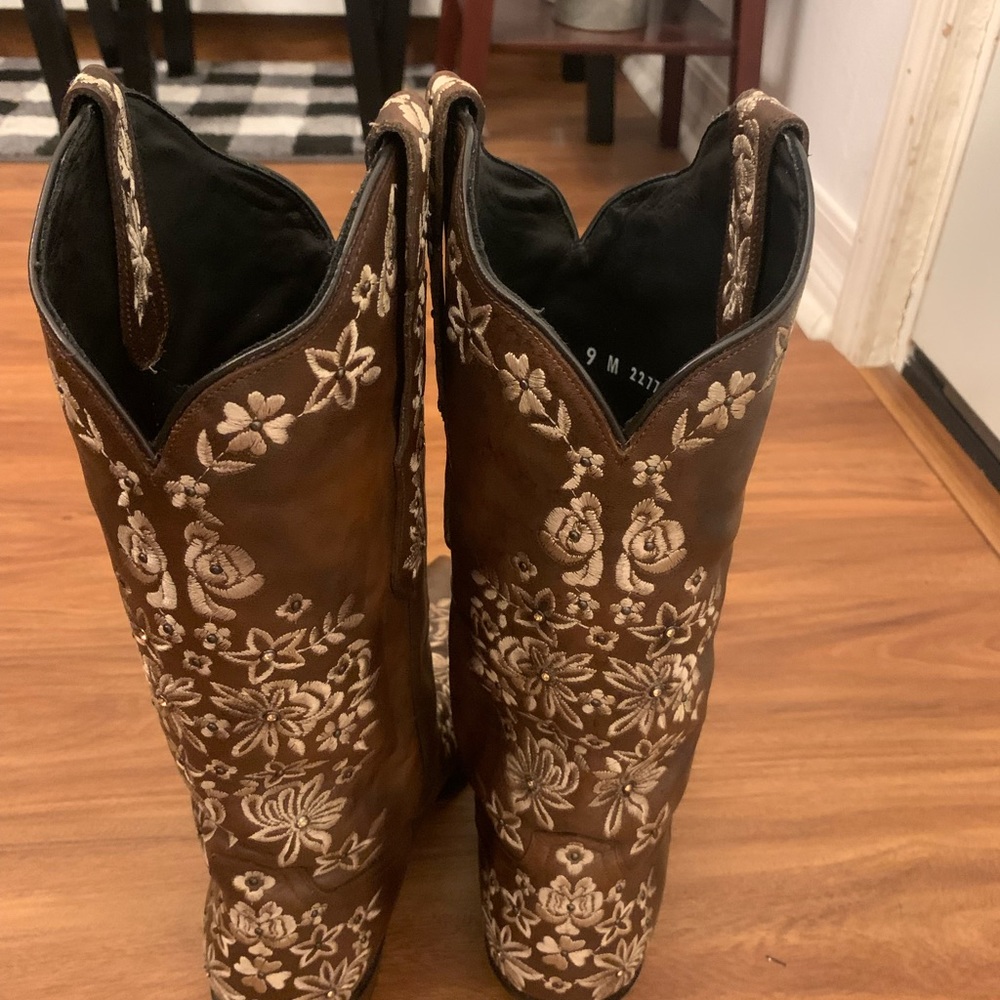 Black Star boots